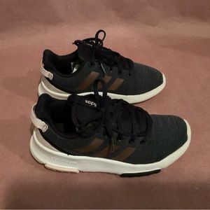 Kid’s Adidas Athletic Shoes Size 2.5Y Dark Grey